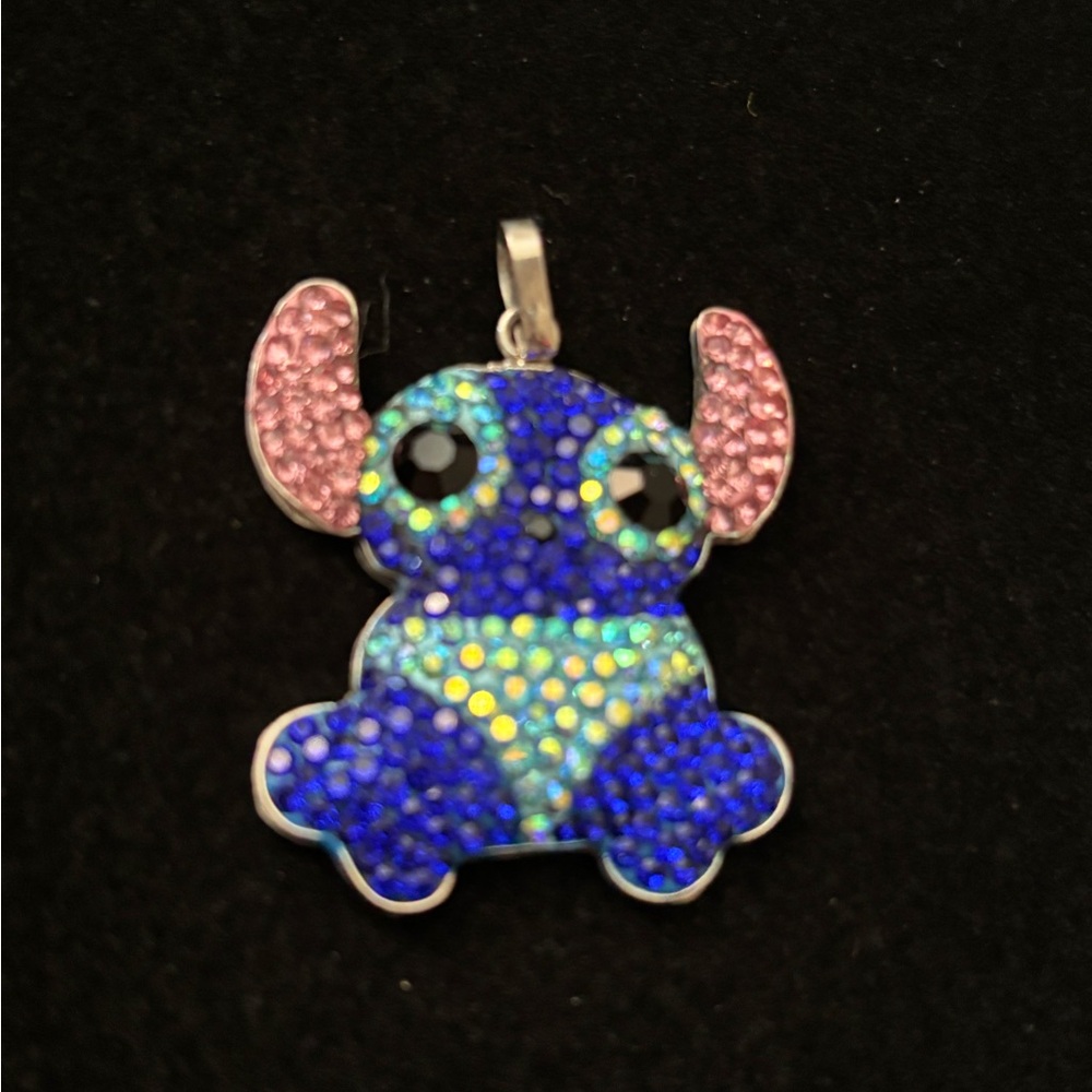925 Sterling Silver Stitch pendant